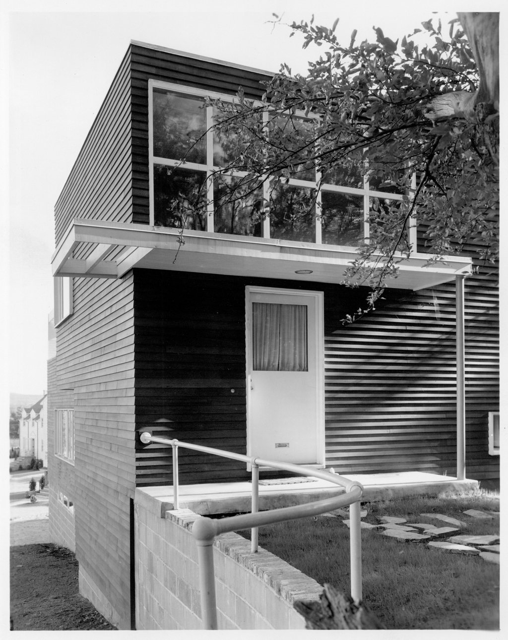 Smith_entrance.jpg